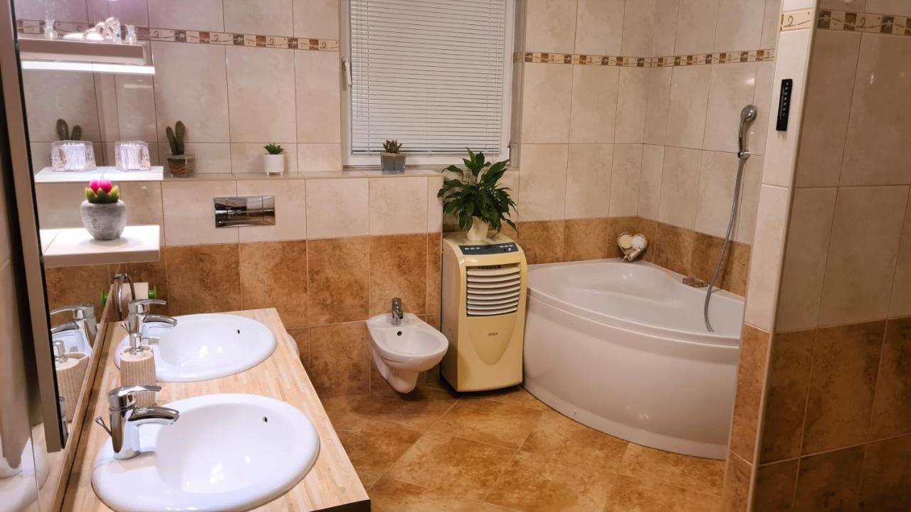 Villa Bubica- Cozy Holiday Home In Rural Area With Pool Stankovci  Exterior foto